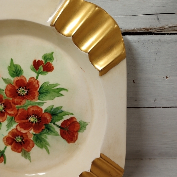 Vintage Mid Century  MCM Floral Square Ashtray with Gold Accents. - Picture 4 of 10